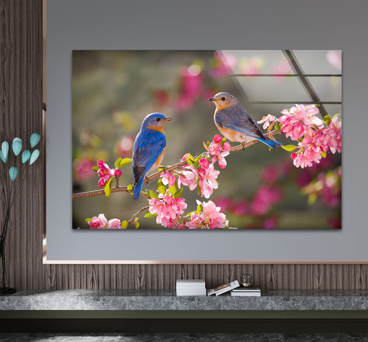 Blaumeisen auf blühendem Baum, Glaswandkunst – Frühlingsnaturszene