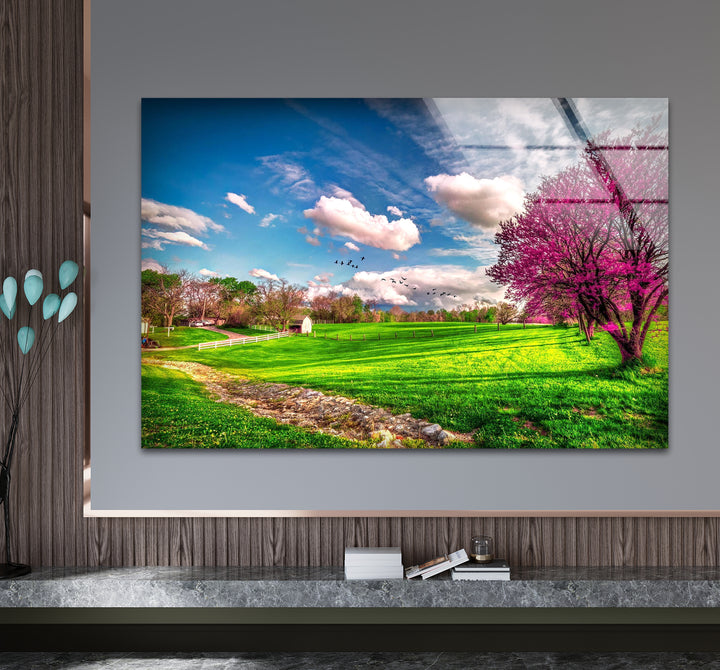Frühlingswiese Glaswandkunst – Lebendige Landschaft &amp; blühende Bäume