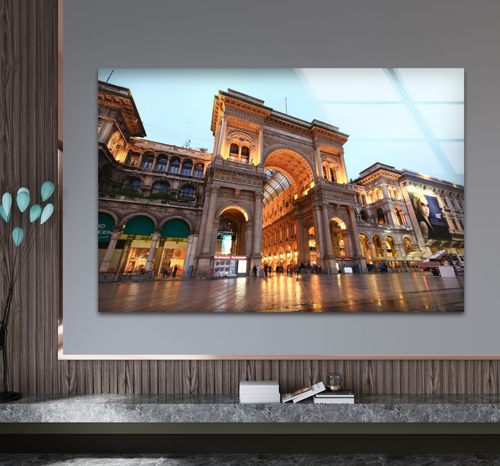 Mailänder Glaswandkunst – Galleria Vittorio Emanuele II in der Abenddämmerung