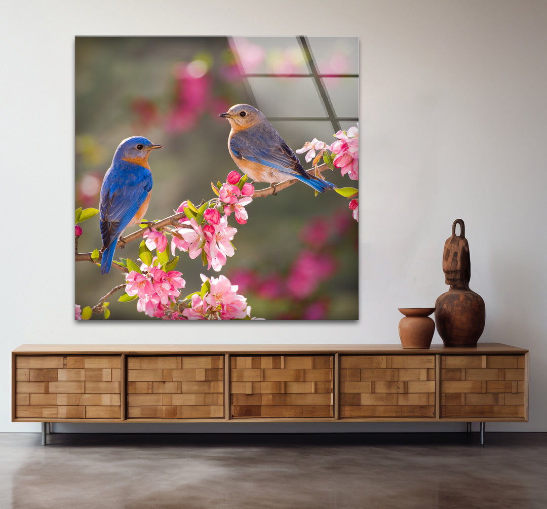 Blaumeisen auf blühendem Baum, Glaswandkunst – Frühlingsnaturszene