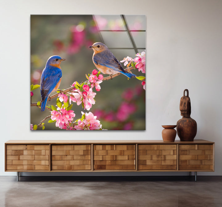 Blaumeisen auf blühendem Baum, Glaswandkunst – Frühlingsnaturszene