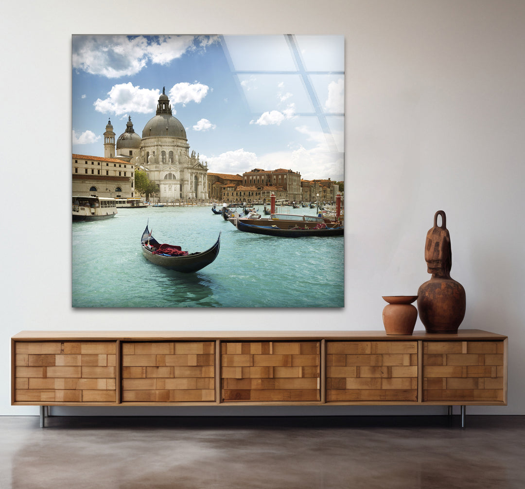 Glaswandkunst in Venedig – Blick auf den Canal Grande und die Gondel der Basilika