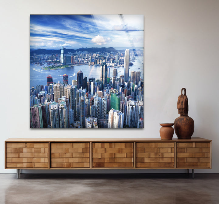 Glaswandkunst mit Skyline von Hongkong – Stadtbild und Hafen aus der Luft