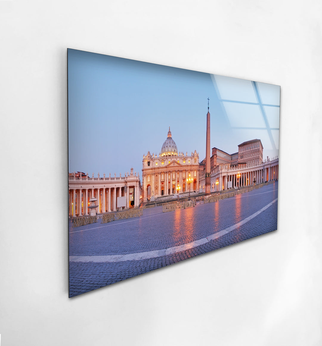 Glaswandkunst der Vatikanstadt – Majestätischer Blick auf den Petersplatz im Morgengrauen