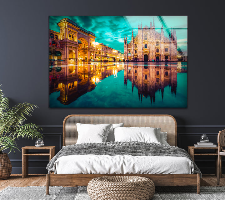 Glaswandkunst mit Stadtbild von Mailand – Spiegelbild der berühmten Domkathedrale und der Galleria Vittorio Emanuele