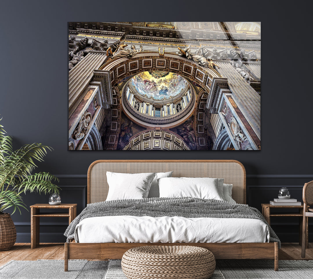 Glaswandkunst im Petersdom – Vatikanische Deckenarchitektur