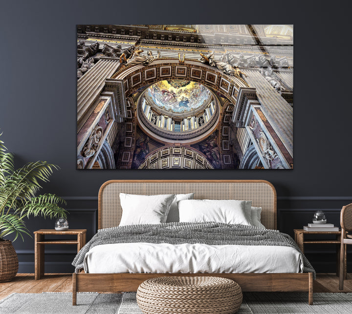 Glaswandkunst im Petersdom – Vatikanische Deckenarchitektur