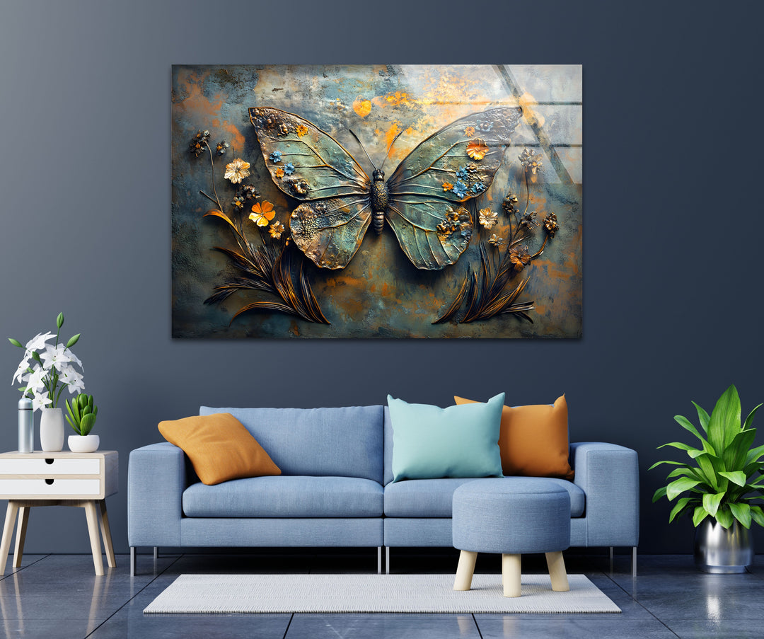 Blühende Flügel – Metallischer Schmetterling mit floralen Akzenten, Glaswandkunst