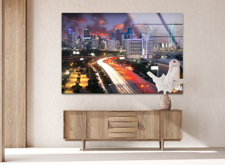 Glaswandkunst mit Skyline von Dallas – Atemberaubender Blick auf die Innenstadt in der Abenddämmerung