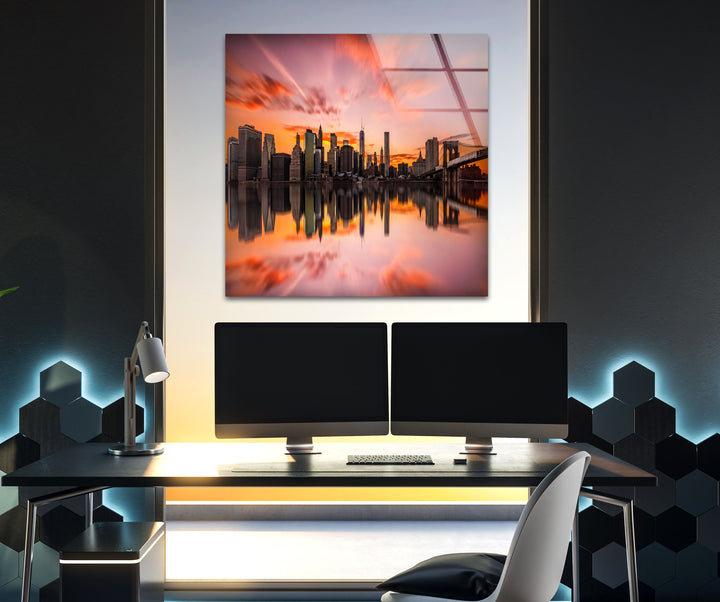 Glaswandkunst New York City – Spiegelung der Brooklyn Bridge und der Skyline bei Sonnenuntergang