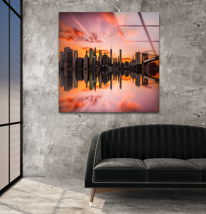 Glaswandkunst New York City – Spiegelung der Brooklyn Bridge und der Skyline bei Sonnenuntergang