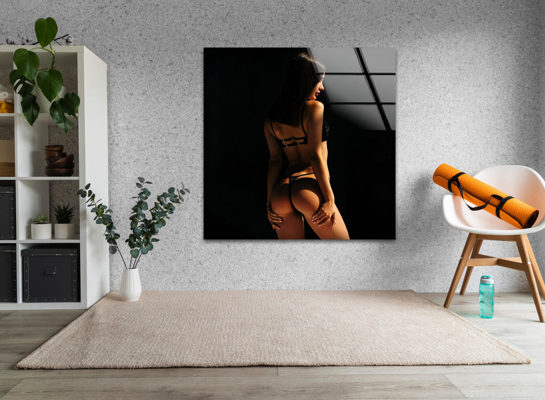 Erotic paintings and sexual drawings in a modern artistic style
