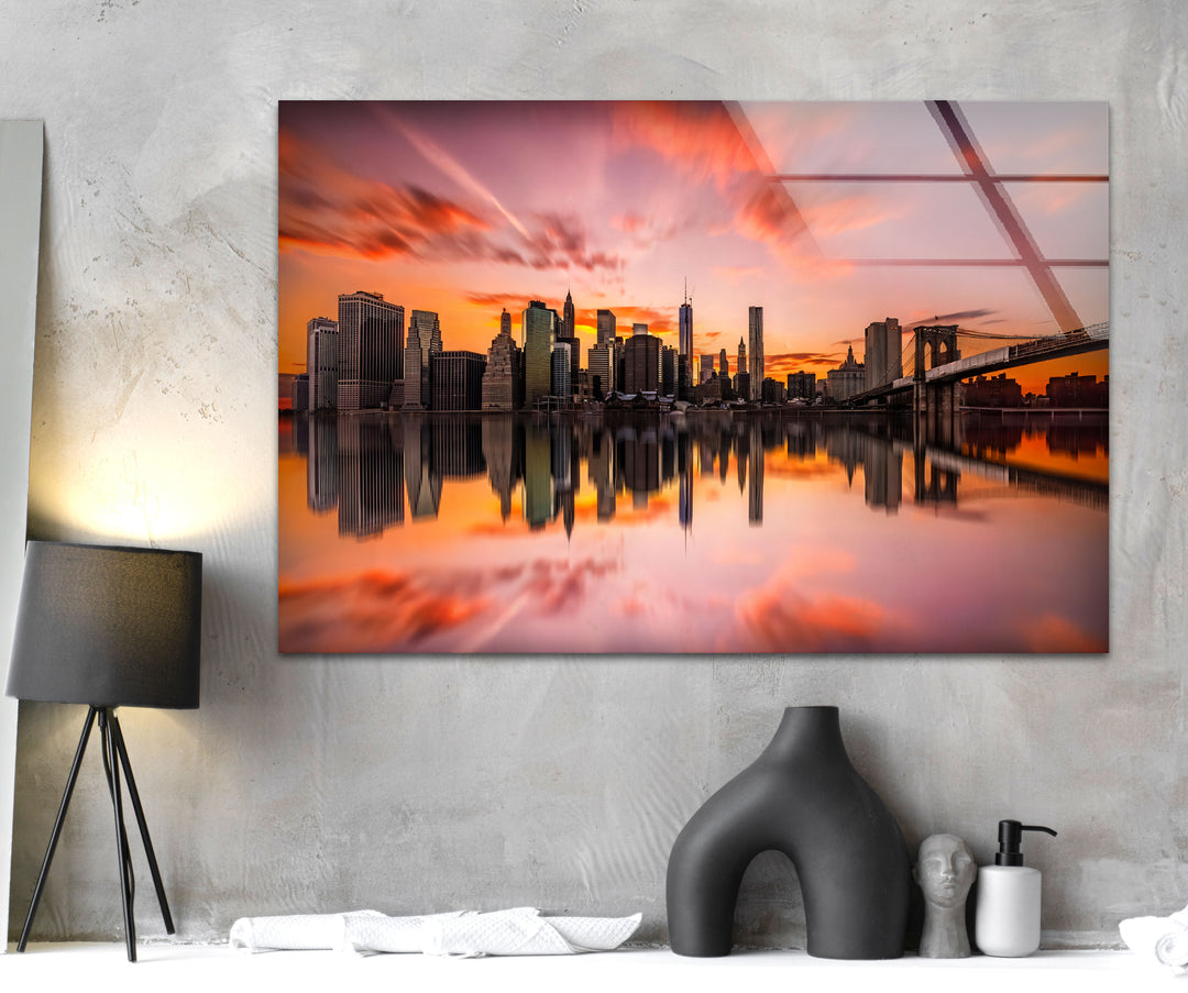Glaswandkunst New York City – Spiegelung der Brooklyn Bridge und der Skyline bei Sonnenuntergang