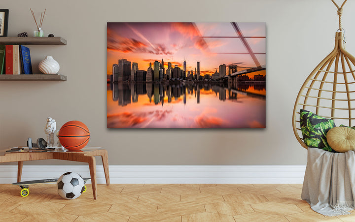 Glaswandkunst New York City – Spiegelung der Brooklyn Bridge und der Skyline bei Sonnenuntergang