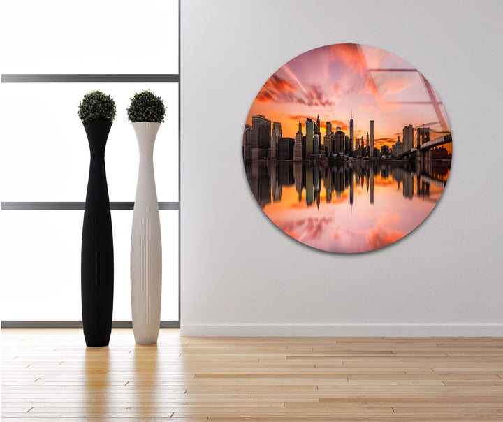Glaswandkunst New York City – Spiegelung der Brooklyn Bridge und der Skyline bei Sonnenuntergang