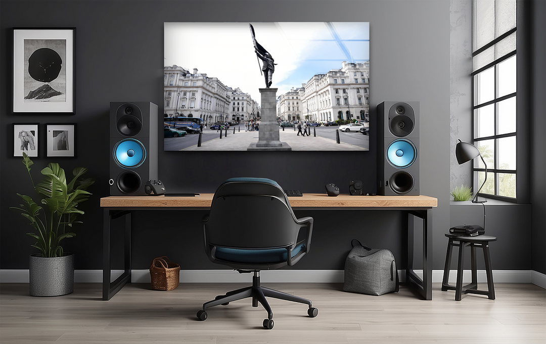 The background reveals a magnificent glass art painting showcasing a grand city square, a powerful monument, and classic architecture.