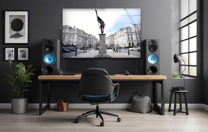 The background reveals a magnificent glass art painting showcasing a grand city square, a powerful monument, and classic architecture.