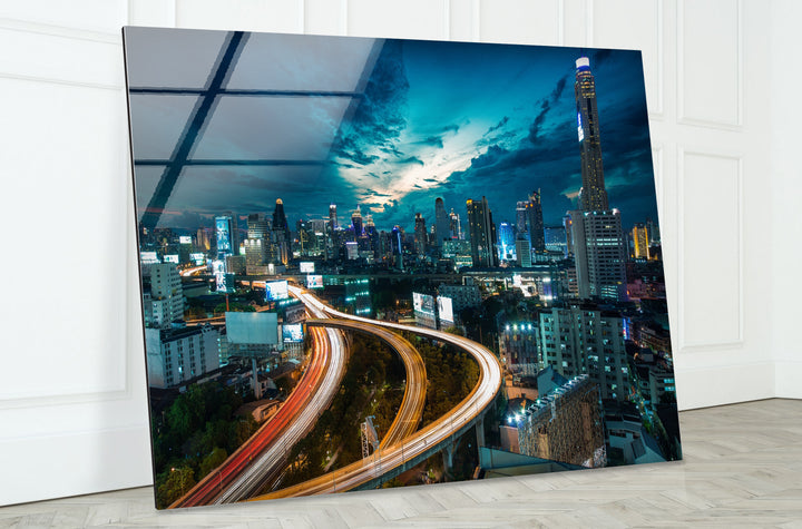 Glaswandkunst mit der Skyline von Bangkok – Atemberaubender Nachtblick auf Thailands ikonisches Stadtbild