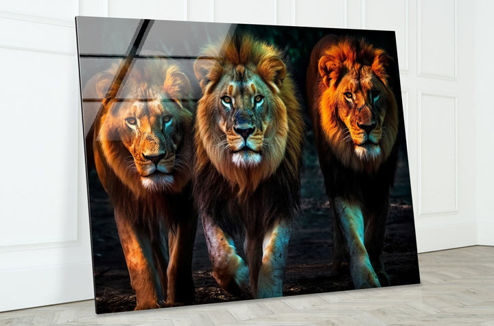 Dreifache Löwenmajestät Wandkunst – Kraftvoller Wildlife-Glasdruck 
