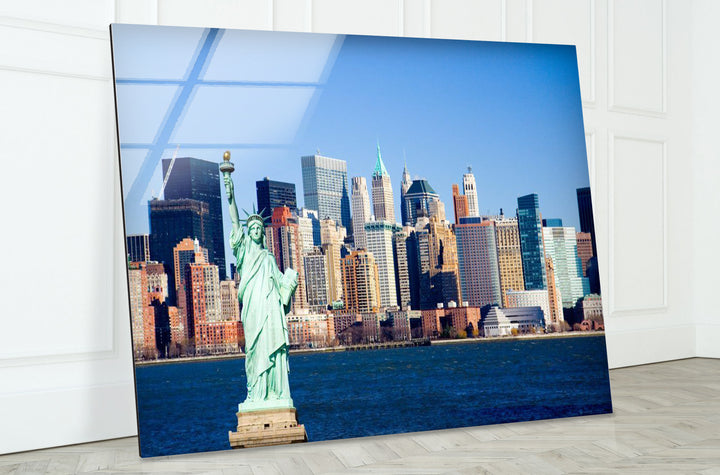 Glaswandkunst mit der Freiheitsstatue – Kultiges Wahrzeichen New Yorks mit atemberaubendem Blick auf die Skyline