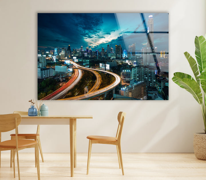 Glaswandkunst mit der Skyline von Bangkok – Atemberaubender Nachtblick auf Thailands ikonisches Stadtbild