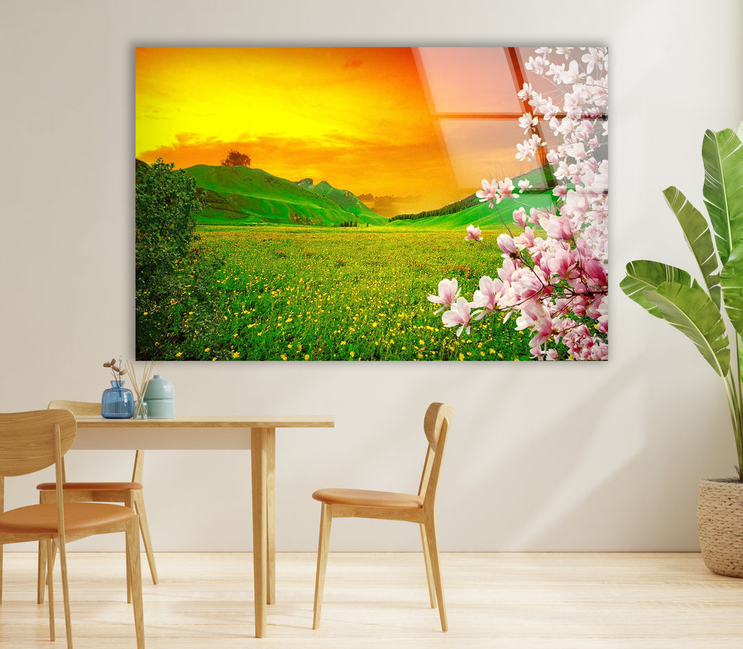 Glaswandkunst „Sonnenuntergangswiese“ – Wunderschöne Frühlingslandschaft mit blühenden Blumen