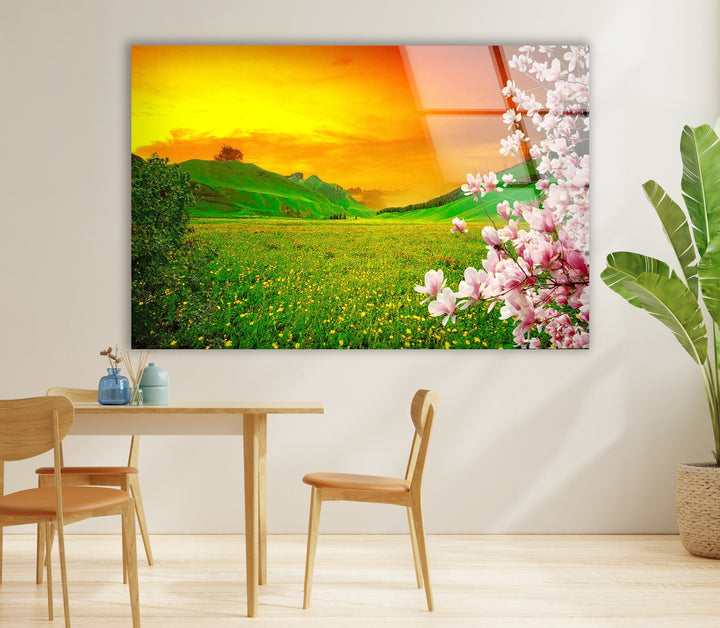 Glaswandkunst „Sonnenuntergangswiese“ – Wunderschöne Frühlingslandschaft mit blühenden Blumen