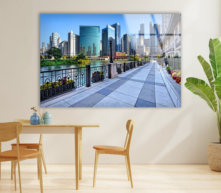 Chicago Riverwalk Glaswandkunst – Atemberaubender Blick auf die Wolkenkratzer der Innenstadt und den Uferweg