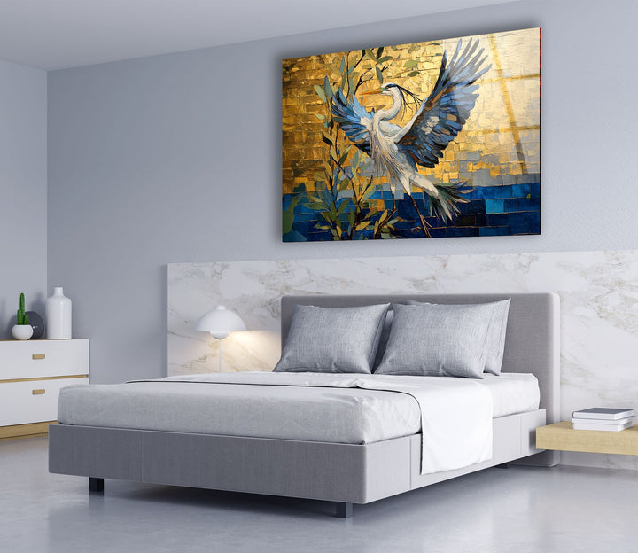 Golden Ascent – ​​Reiher im Flug – Glaswandkunst