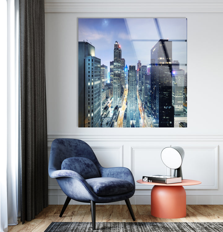Glaswandkunst mit der Skyline von Chicago – Atemberaubender Nachtblick auf die Wolkenkratzer und Straßen der Innenstadt