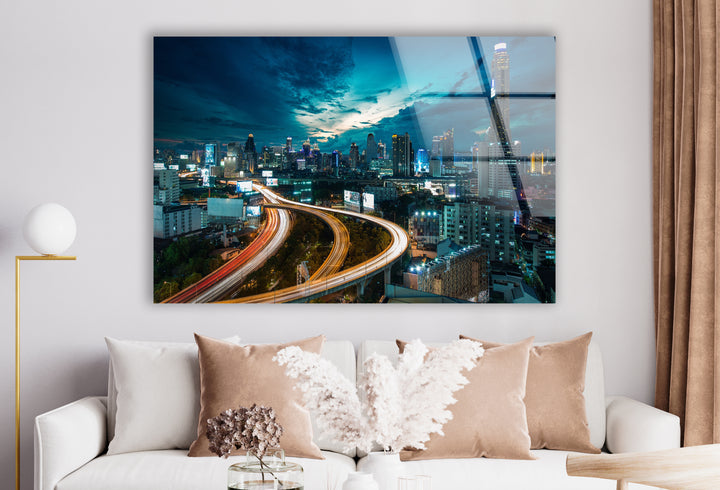 Glaswandkunst mit der Skyline von Bangkok – Atemberaubender Nachtblick auf Thailands ikonisches Stadtbild