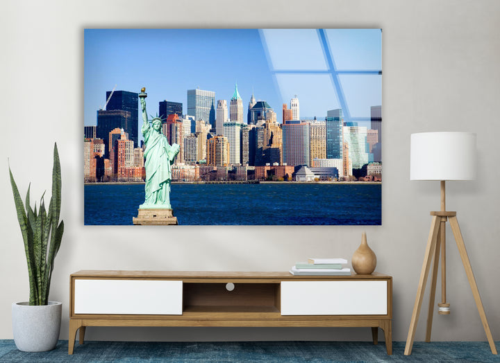 Glaswandkunst mit der Freiheitsstatue – Kultiges Wahrzeichen New Yorks mit atemberaubendem Blick auf die Skyline