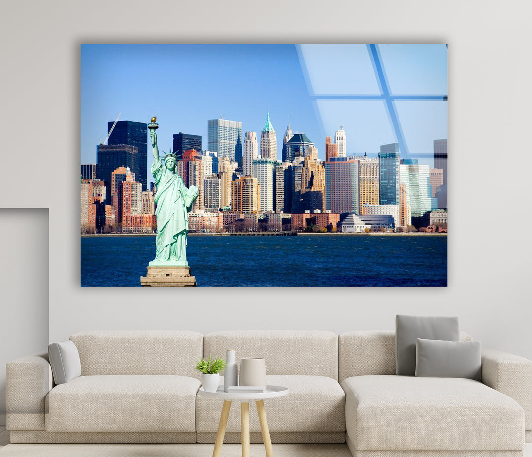 Glaswandkunst mit der Freiheitsstatue – Kultiges Wahrzeichen New Yorks mit atemberaubendem Blick auf die Skyline