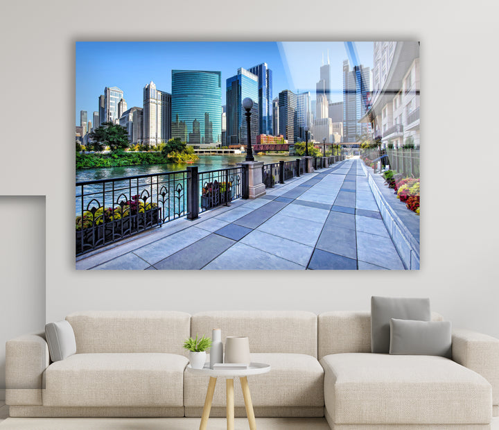 Chicago Riverwalk Glaswandkunst – Atemberaubender Blick auf die Wolkenkratzer der Innenstadt und den Uferweg