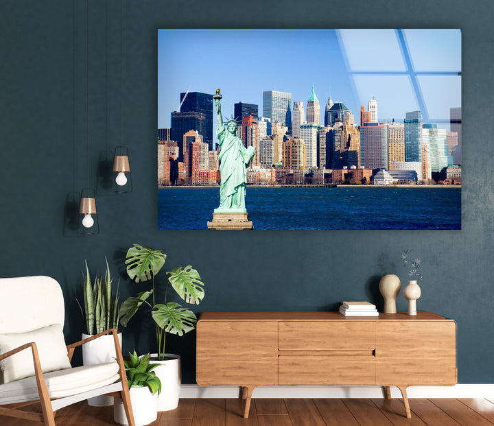 Glaswandkunst mit der Freiheitsstatue – Kultiges Wahrzeichen New Yorks mit atemberaubendem Blick auf die Skyline