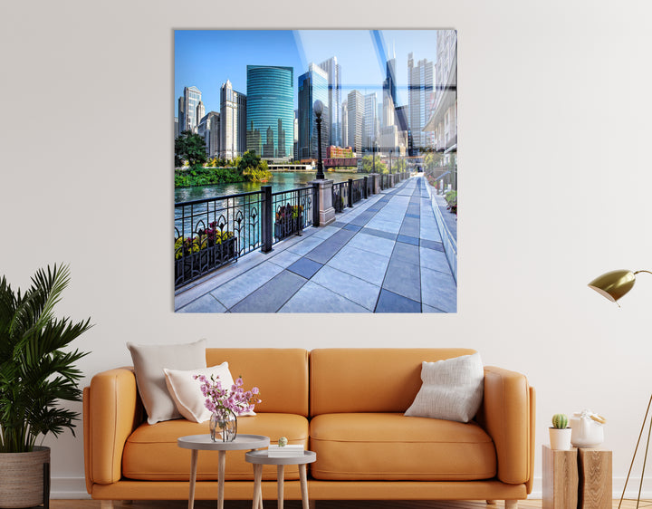 Chicago Riverwalk Glaswandkunst – Atemberaubender Blick auf die Wolkenkratzer der Innenstadt und den Uferweg
