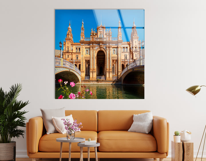 Glaswandkunst Plaza de España – Majestätisches spanisches Wahrzeichen mit malerischem Kanal