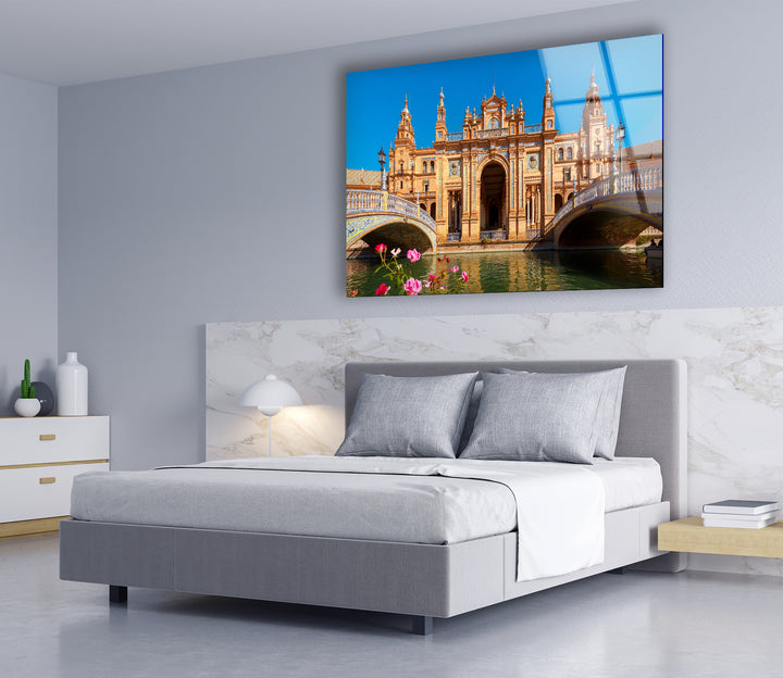 Glaswandkunst Plaza de España – Majestätisches spanisches Wahrzeichen mit malerischem Kanal