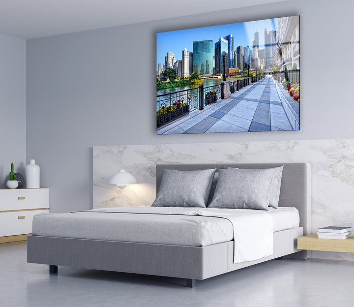 Chicago Riverwalk Glaswandkunst – Atemberaubender Blick auf die Wolkenkratzer der Innenstadt und den Uferweg