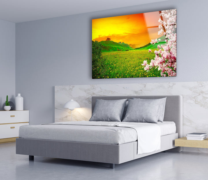 Glaswandkunst „Sonnenuntergangswiese“ – Wunderschöne Frühlingslandschaft mit blühenden Blumen