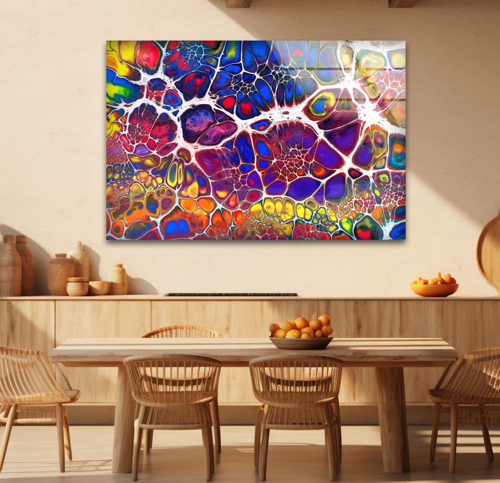 Farbenfrohe abstrakte Glaswandkunst – Lebendiges Fraktaldesign für moderne Innenräume