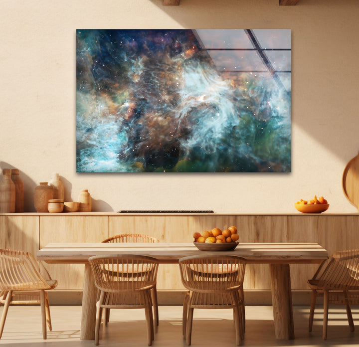 Wandkunst mit kosmischen Nebeln – Ätherischer Glasdruck aus den Tiefen des Weltraums für elegante Innenräume
