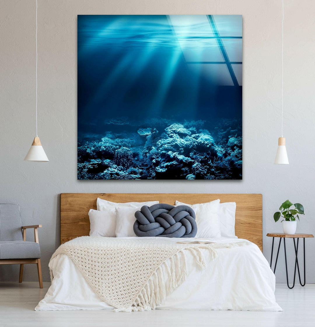 Illuminated Ocean Depths – A Captivating Glass Artwork
