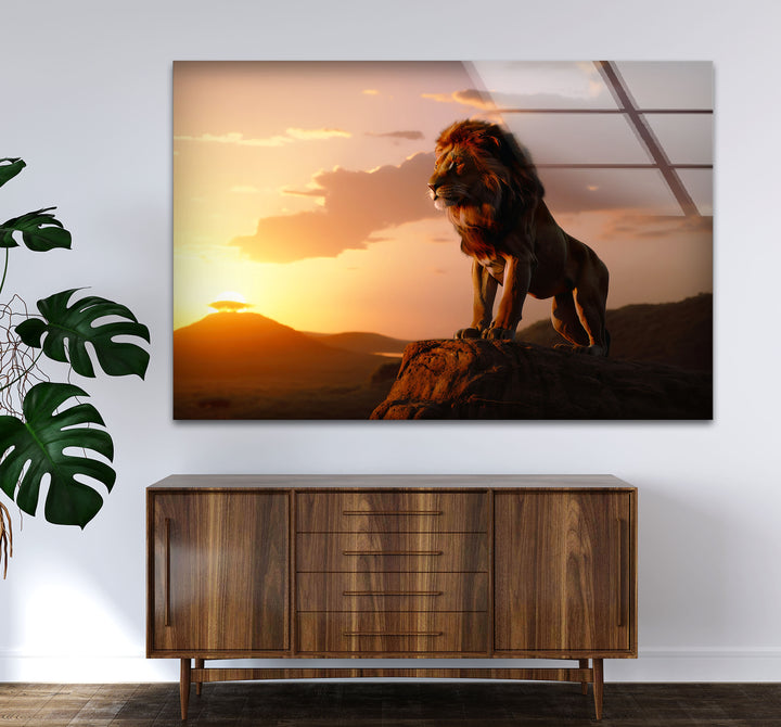 Wandkunst mit Löwe bei Sonnenuntergang – Majestätischer Glasdruck mit Safari-Szene für mutige Innenräume
