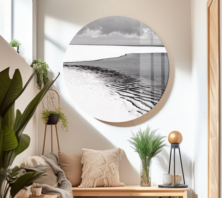 Black and White Beach Scene – A Stylish Glass Art Piece
