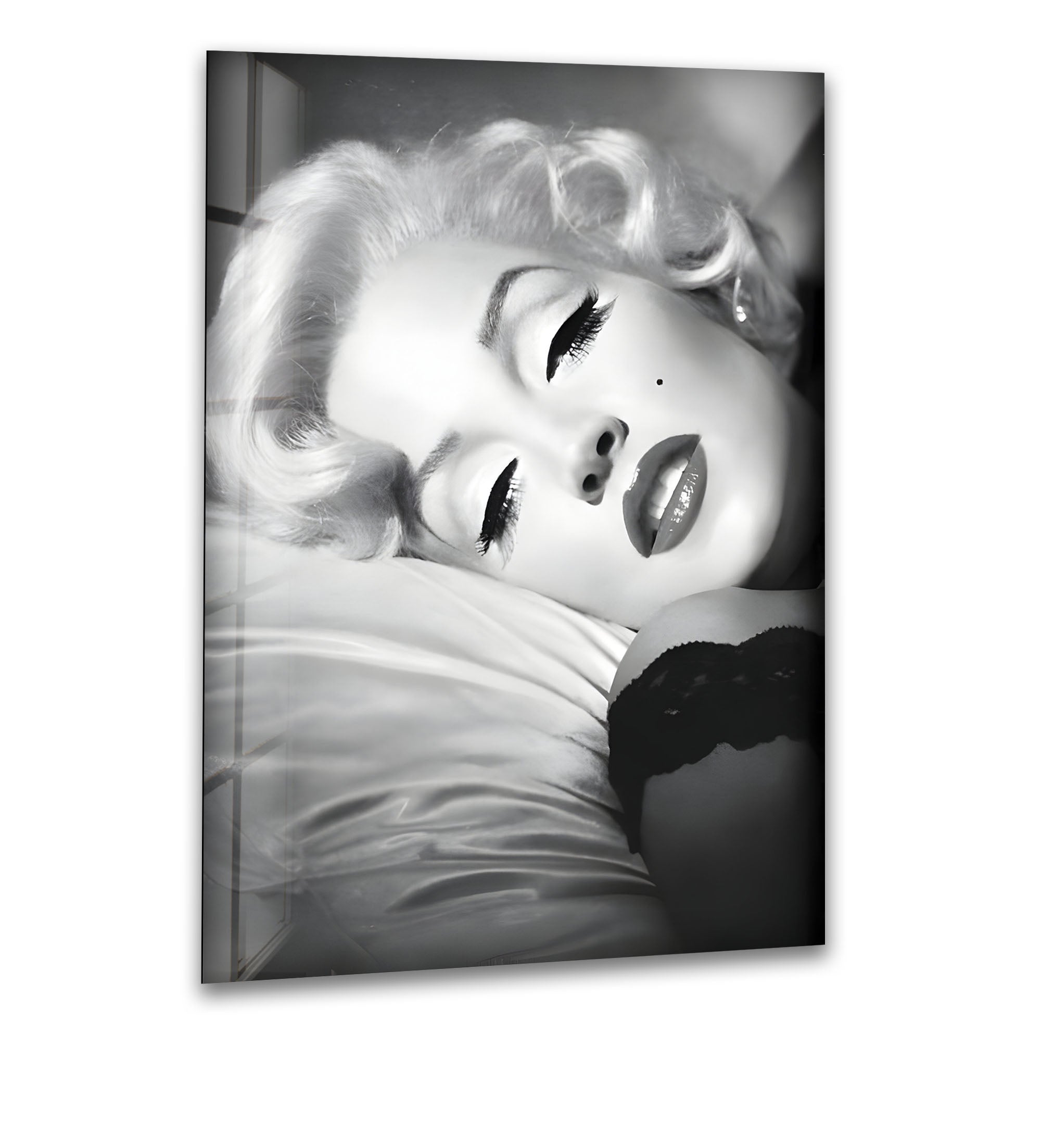 Marilyn Monroe Black & White Glass Wall Art - Timeless Hollywood Glamour
