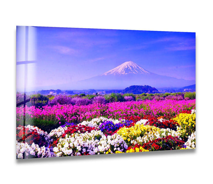 Glaswandkunst mit dem Fuji und dem Blumenfeld – Majestätischer Blick auf Japans ikonische Berge und blühende Landschaft