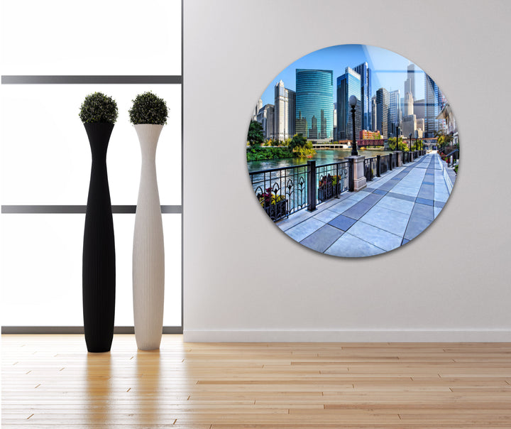 Chicago Riverwalk Glaswandkunst – Atemberaubender Blick auf die Wolkenkratzer der Innenstadt und den Uferweg