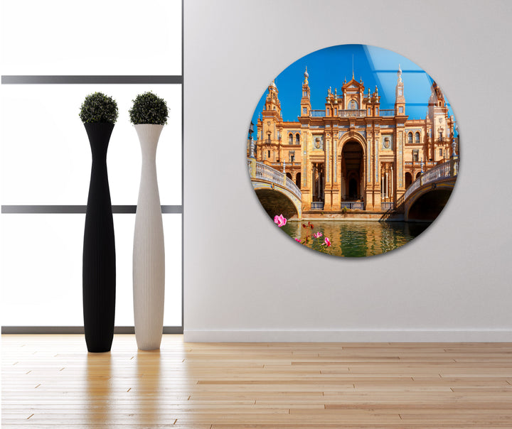 Glaswandkunst Plaza de España – Majestätisches spanisches Wahrzeichen mit malerischem Kanal