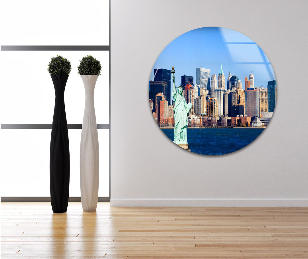 Glaswandkunst mit der Freiheitsstatue – Kultiges Wahrzeichen New Yorks mit atemberaubendem Blick auf die Skyline